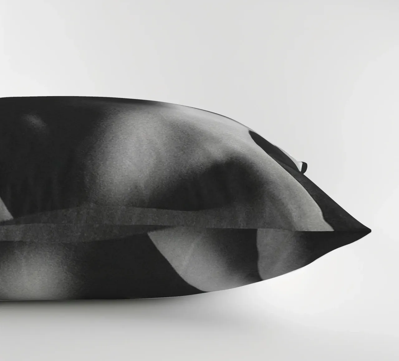 Tori Bodyscape Mono cuscino da Dave Hare Photography