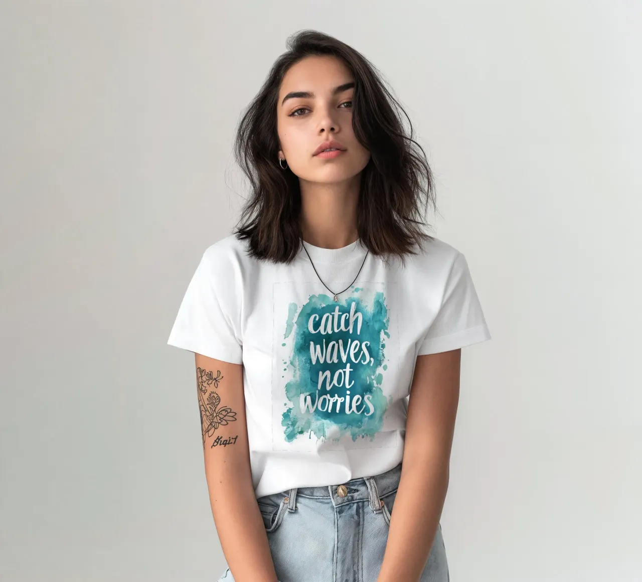 Catch Waves Not Worries t-shirt da treechild