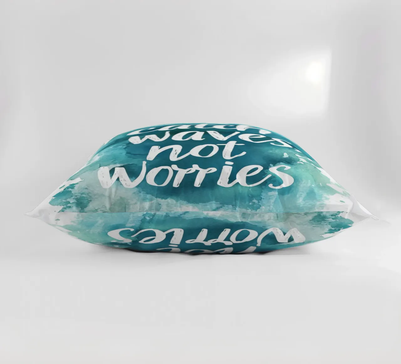Catch Waves Not Worries cuscino da treechild