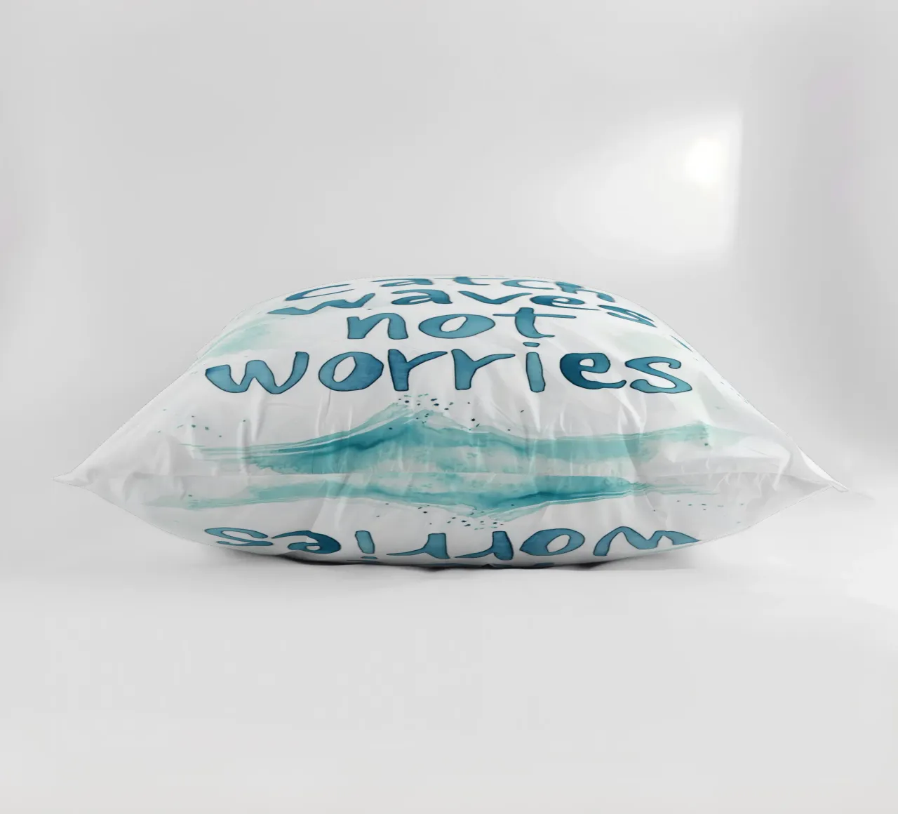 Catch Waves Not Worries No 2 cuscino da treechild