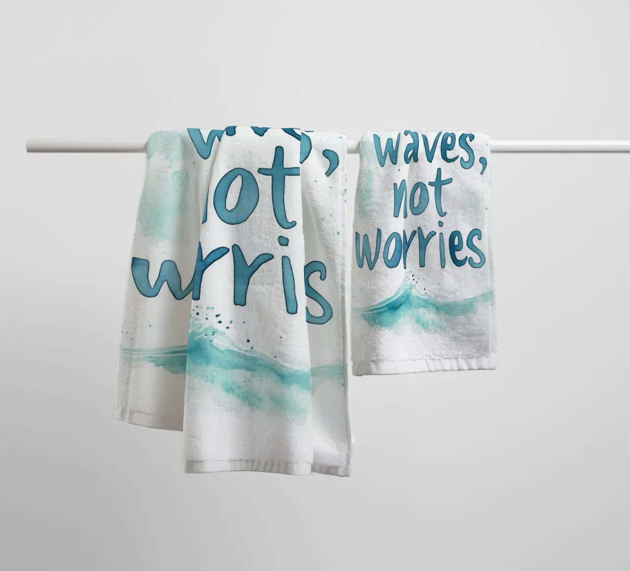 Catch Waves Not Worries No 2 asciugamano da bagno da treechild