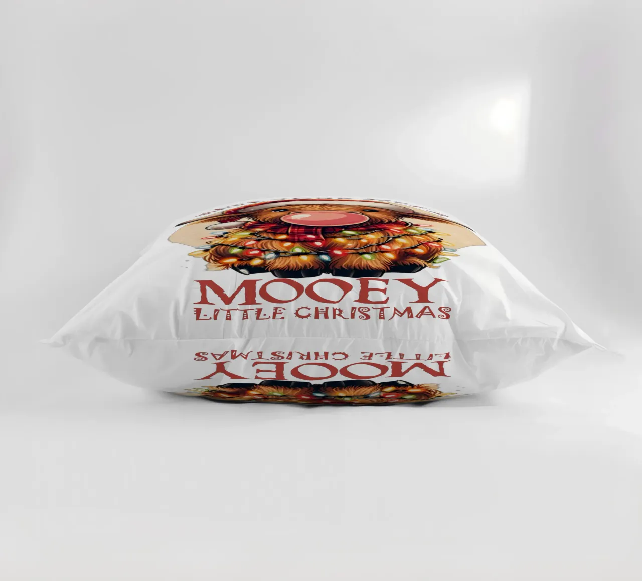Have yourself a MOOEY little Christmas cuscino da edsonramosart