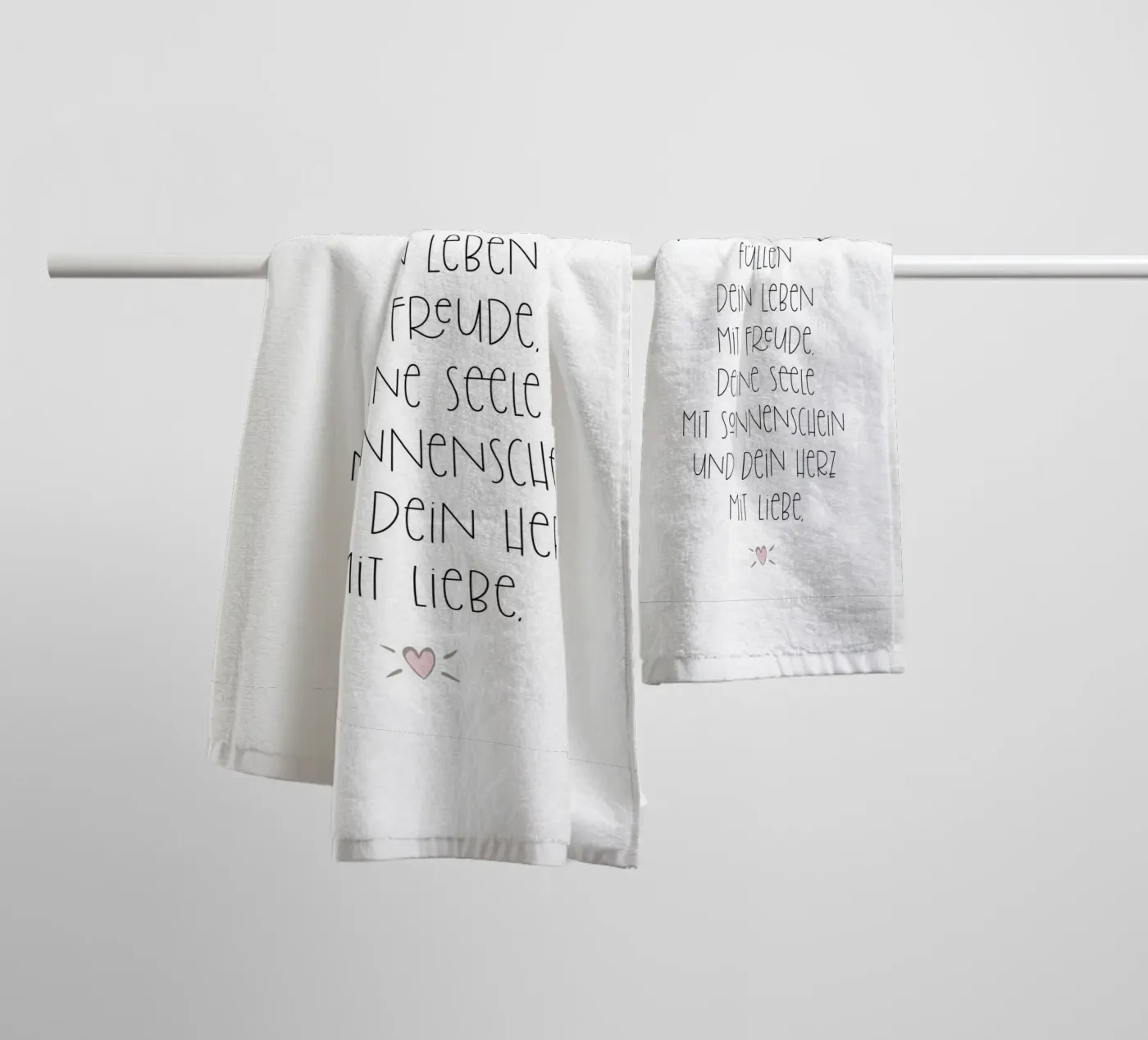 Freunde towel by Ohkimiko