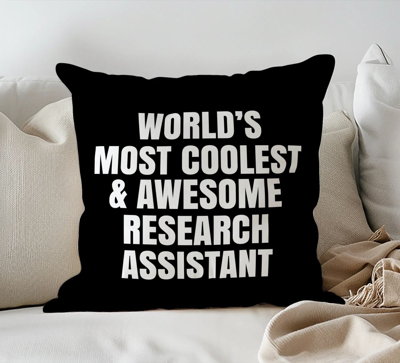 World's most coolest and awesome research assistant cuscino da happieeagle