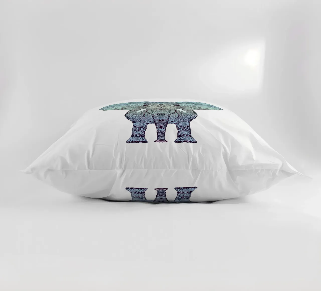 Mint Elephant cuscino da Monika Strigel
