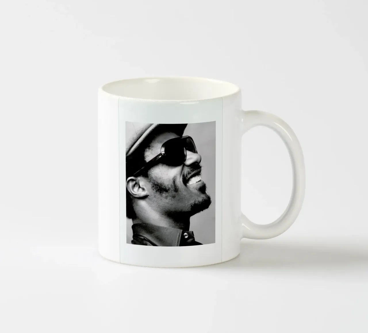 Stevie Wonder tazza in ceramica da Gallery Print and Art Limited