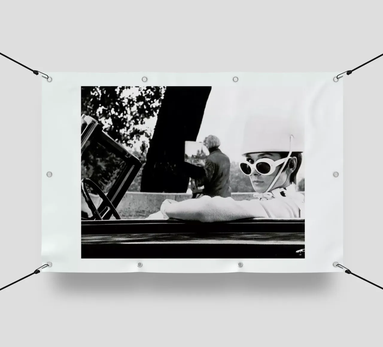Audrey Hepburn in How to Steal a Million, 1966 telo in pvc da Gallery Print and Art Limited