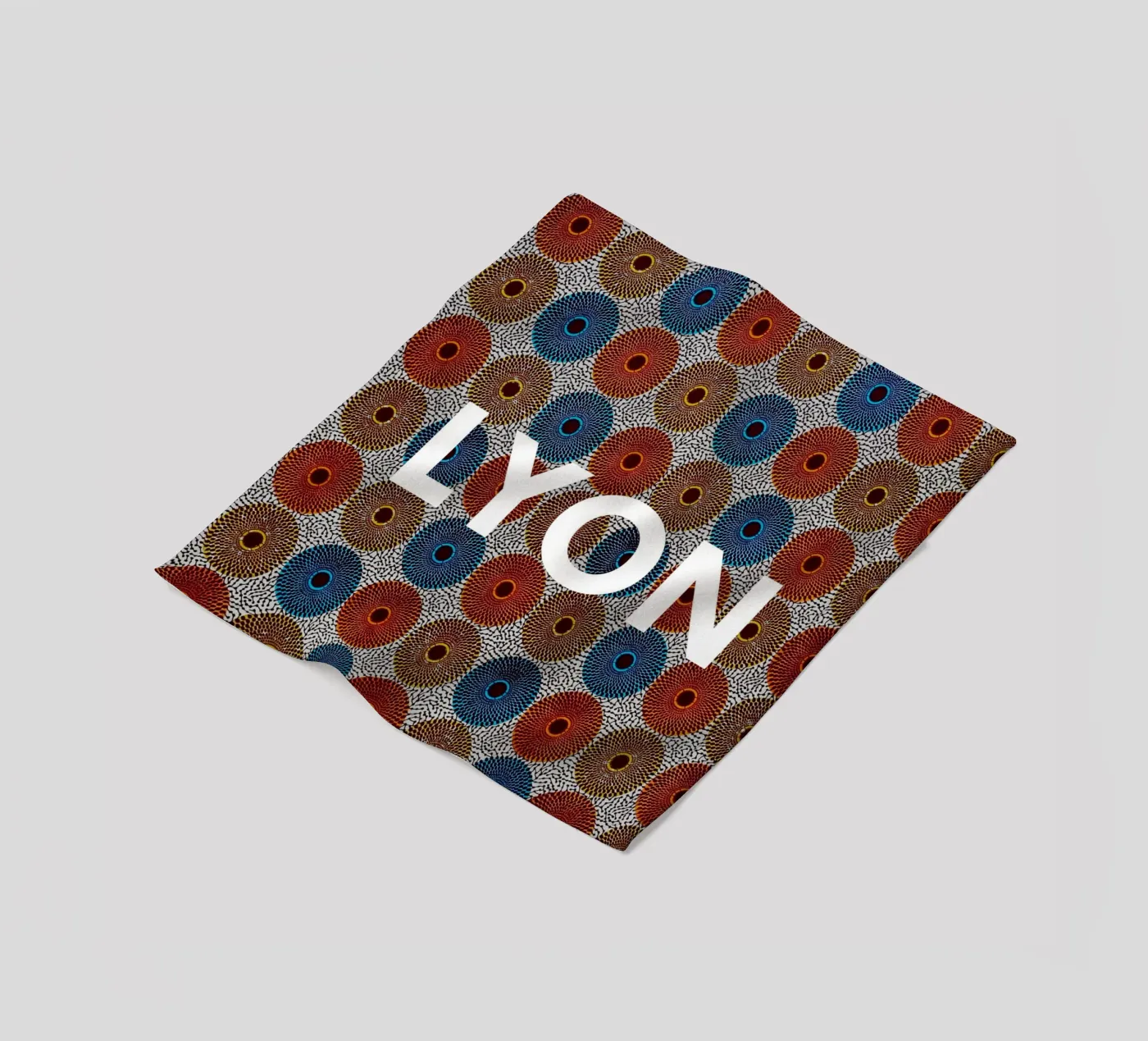 Lyon coperta in pile da Mathudace Créas