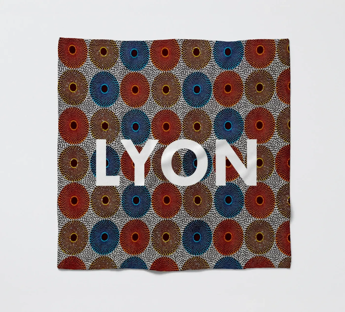 Lyon coperta in pile da Mathudace Créas