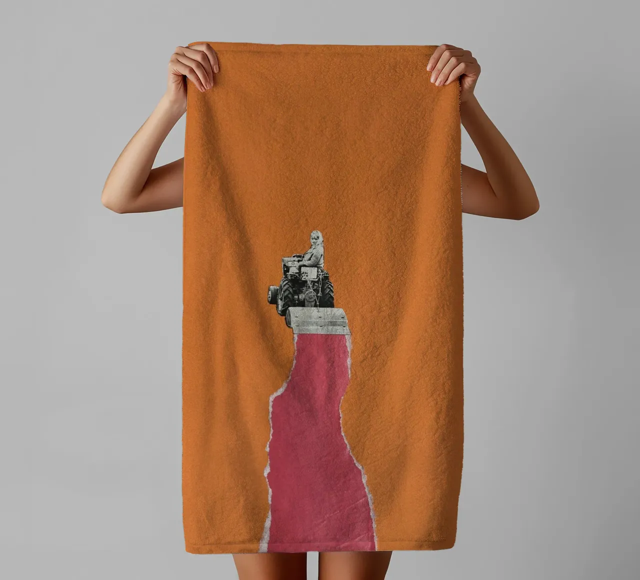 Tractorette towel by Carlos Quitério