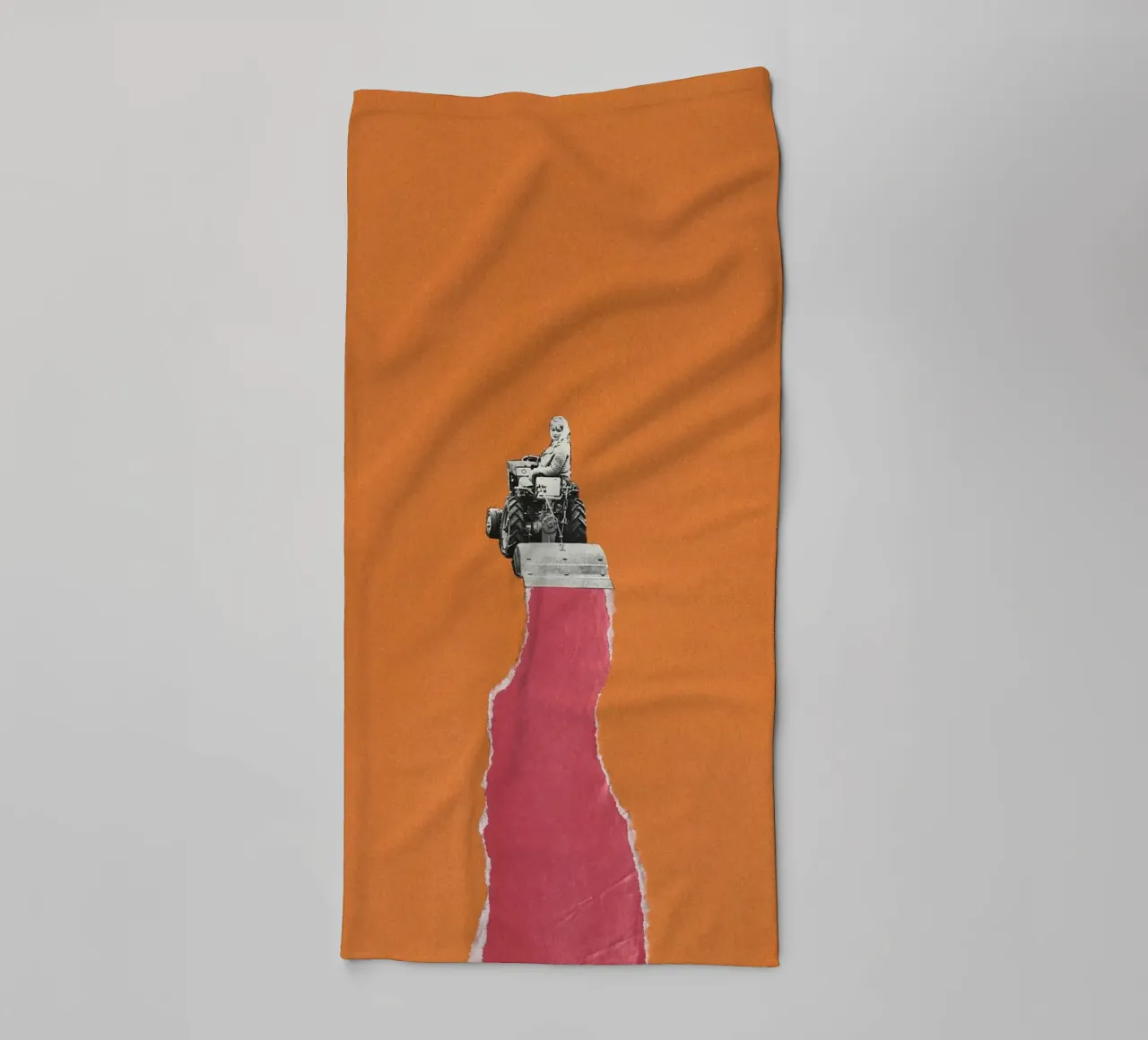 Tractorette towel by Carlos Quitério