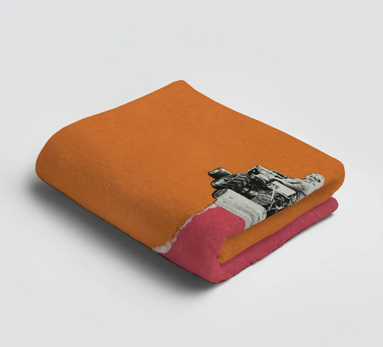 Tractorette towel by Carlos Quitério