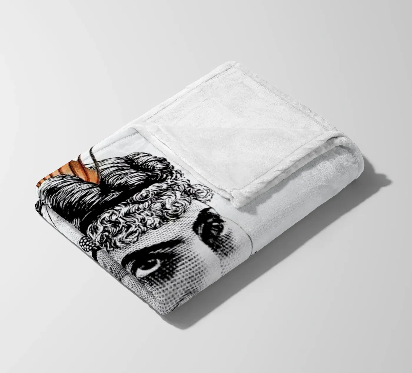 Amelia coperta in pile da The Gently Unfurling Sneak