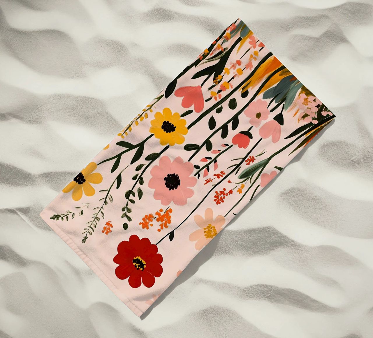 Wildblumen Strandtuch von Olga Wildrose
