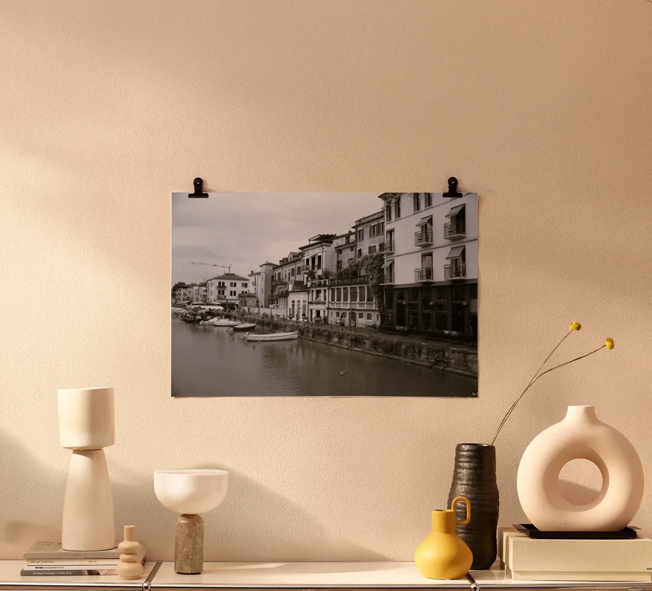 Non sono Venezia poster con telaio in plastica da Alexandra Joseph Fotomomente