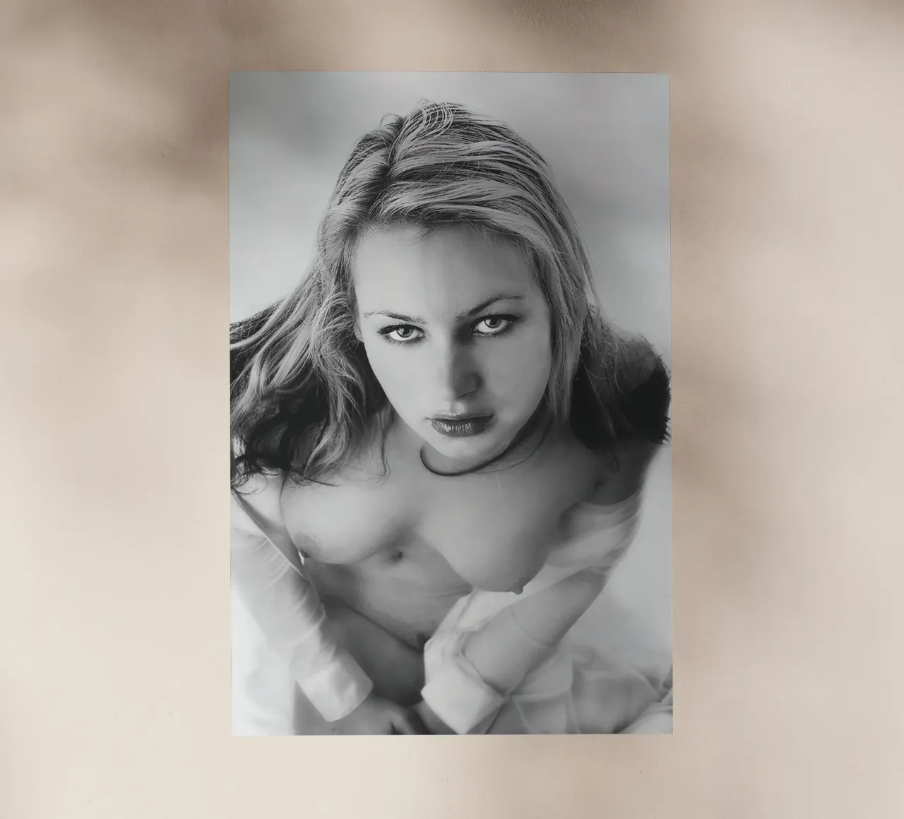 Ambra Topless Mono pellicola backlit da Dave Hare Photography
