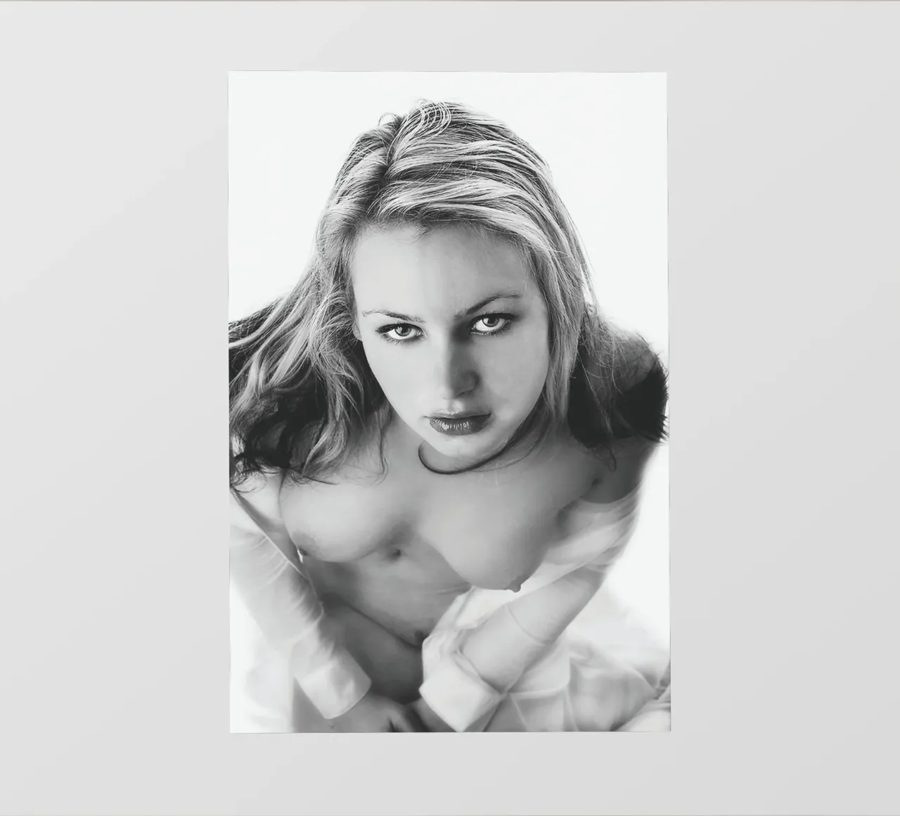 Ambra Topless Mono pellicola backlit da Dave Hare Photography