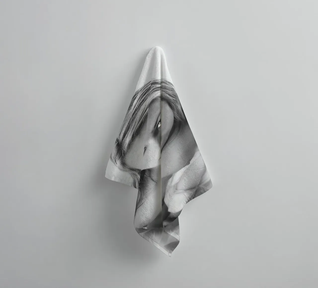 Ambra Topless Mono asciugamano da bagno da Dave Hare Photography