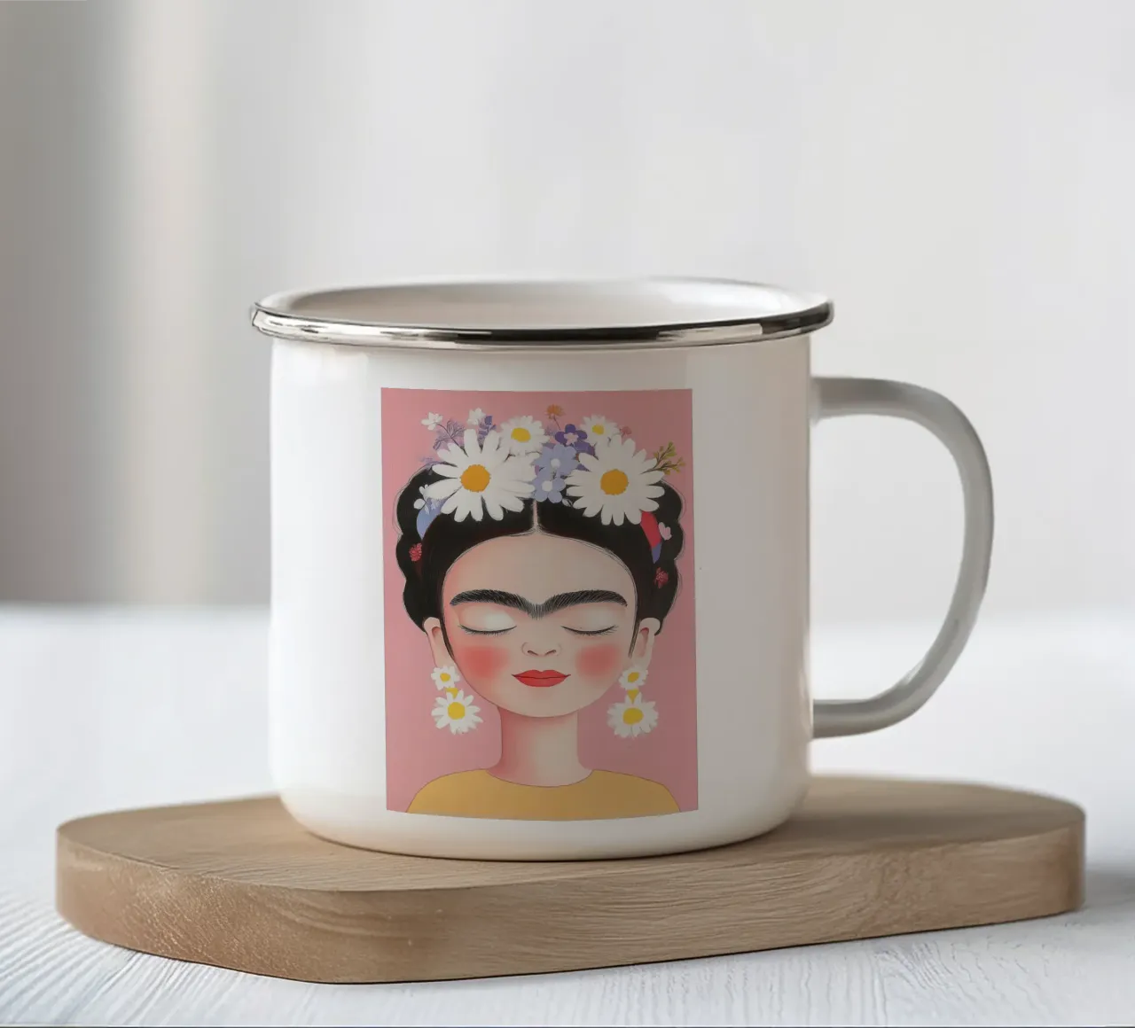 La piccola Frida con le margherite tazza in smalto da Carinaprint