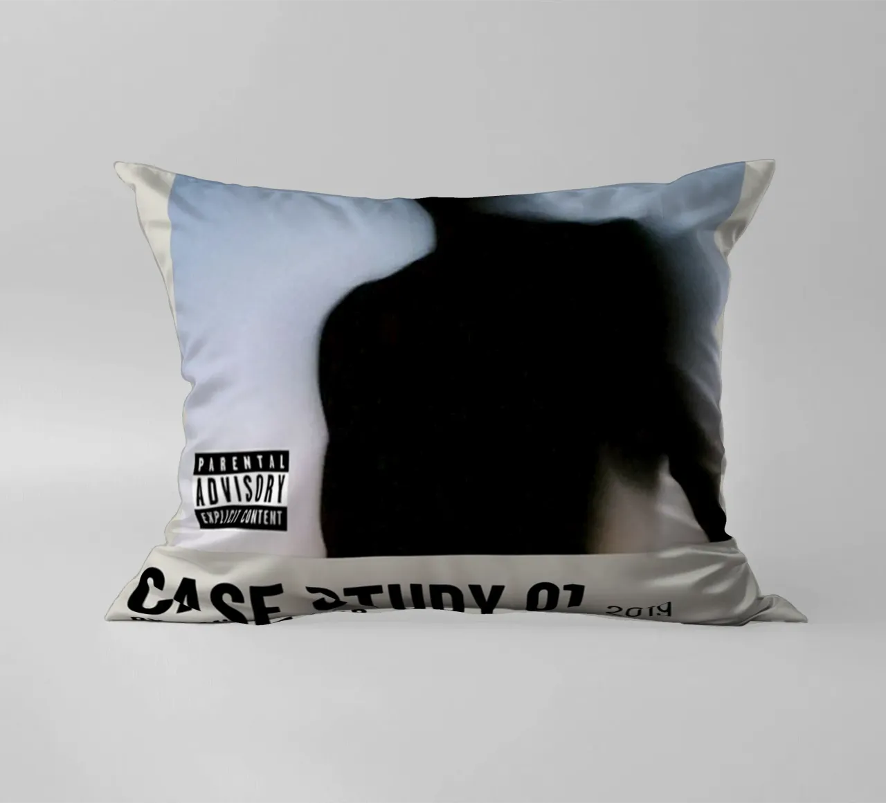CASE STUDY 01 2019 BY DANIEL CAESAR cuscino da SoundStudio