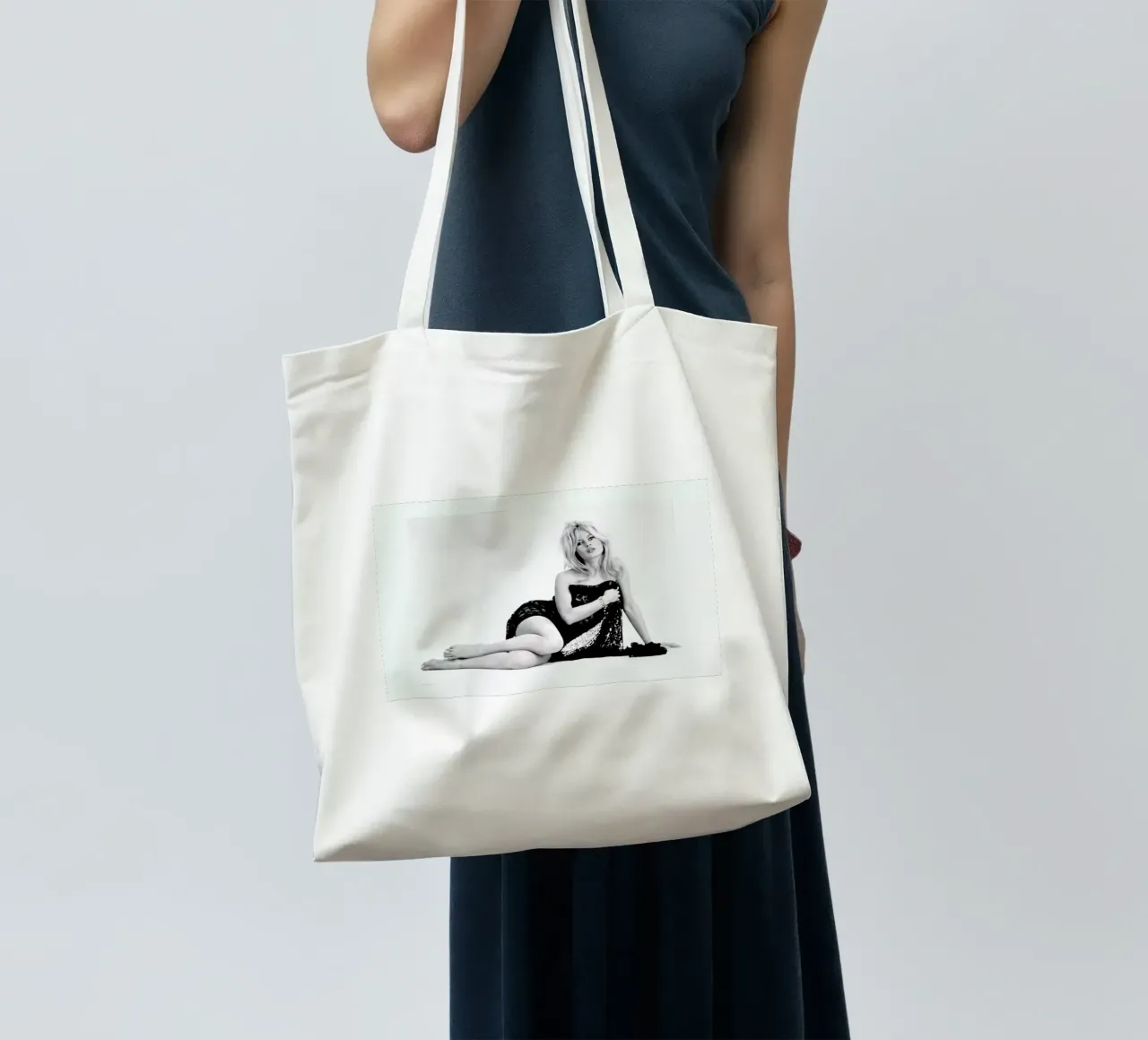 Brigitte Bardot tote bag de Gallery Print and Art Limited