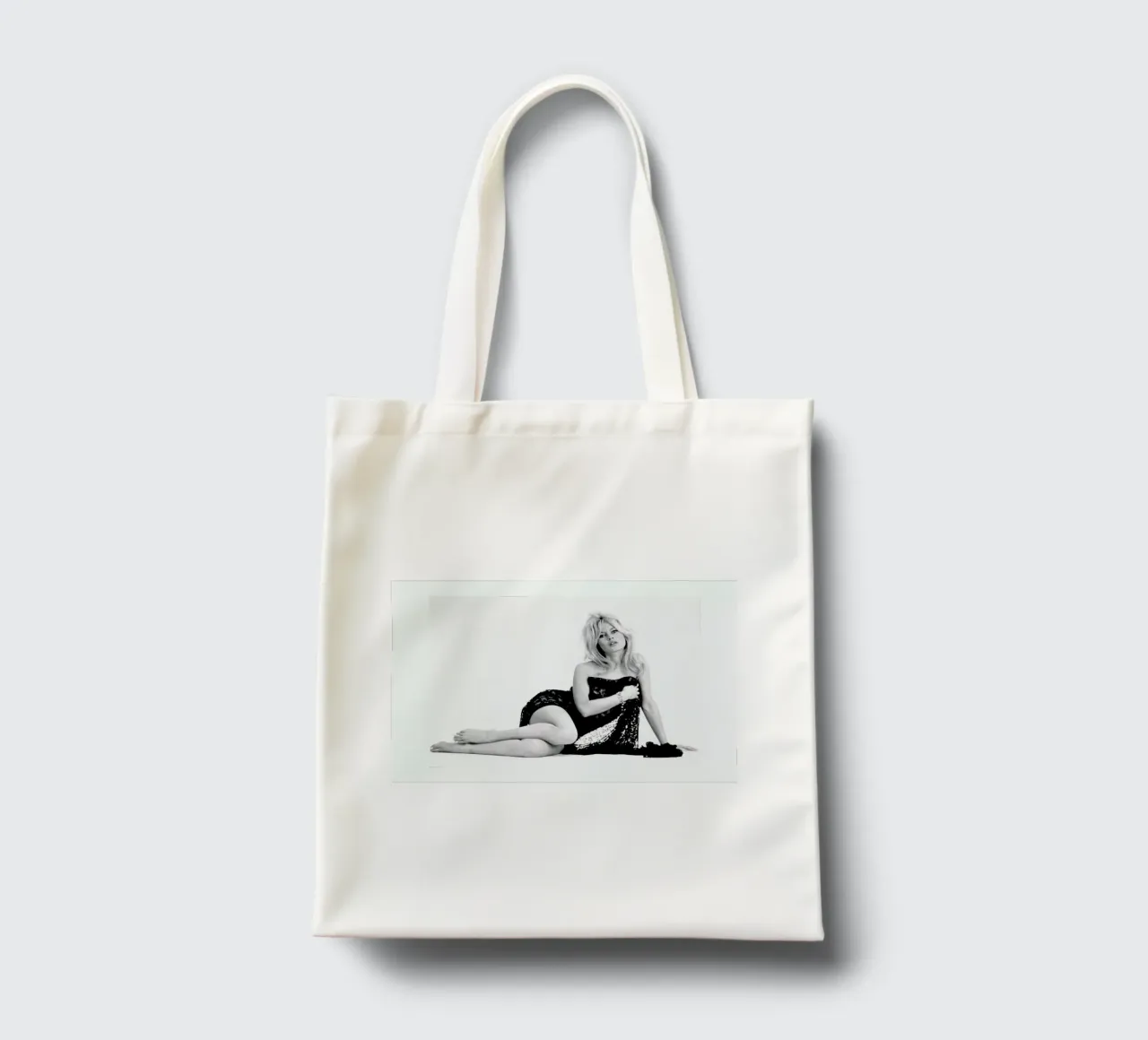 Brigitte Bardot tote bag de Gallery Print and Art Limited