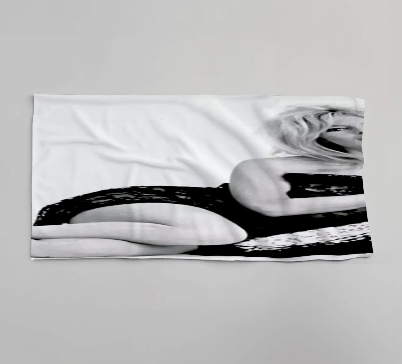 Brigitte Bardot asciugamano da bagno da Gallery Print and Art Limited