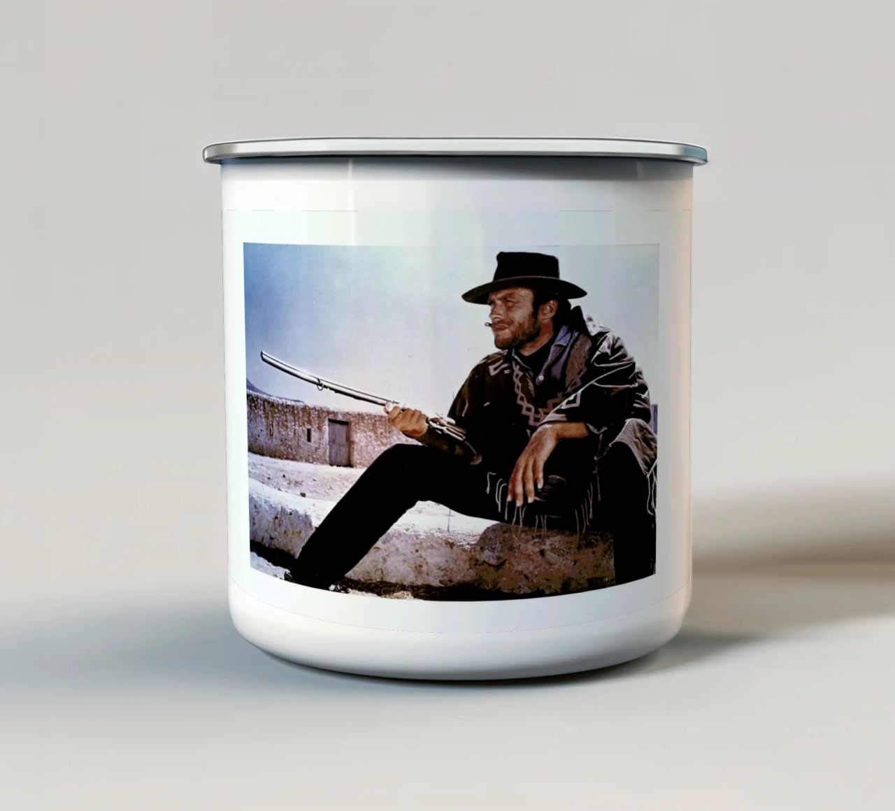 Clint Eastwood tazza in smalto da Gallery Print and Art Limited