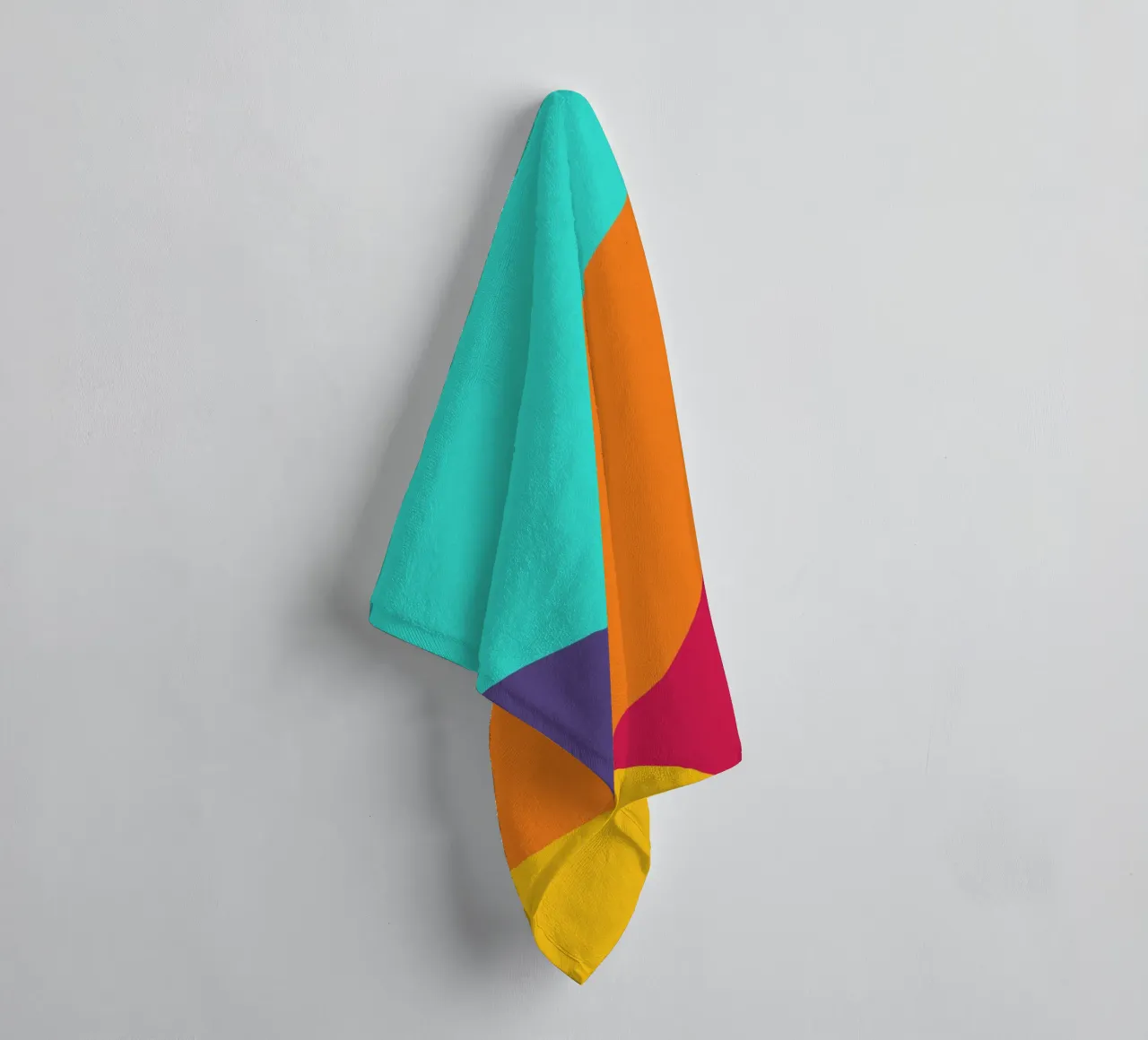 Overlay shape abstract vibrant asciugamano da bagno da galihstudio