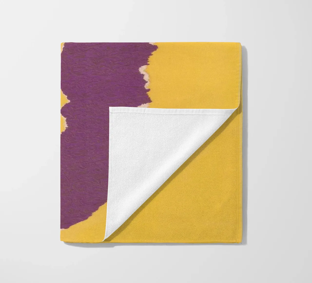 Sponge Torn beach towel by Carlos Quitério