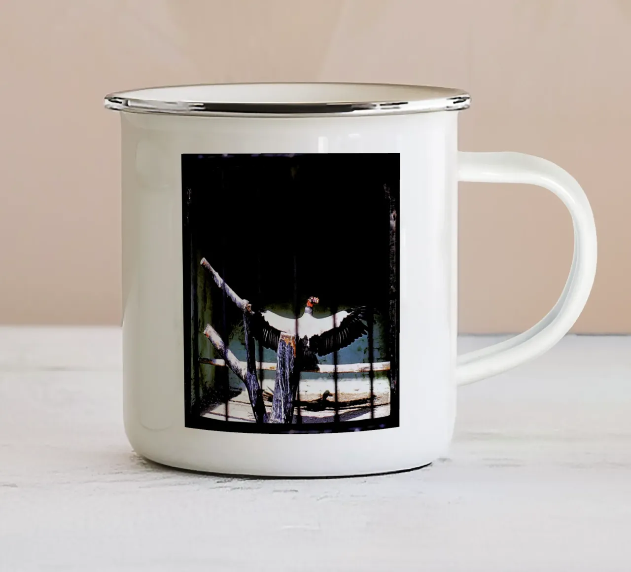 Bird in cage tazza in smalto da Sophie Etchart