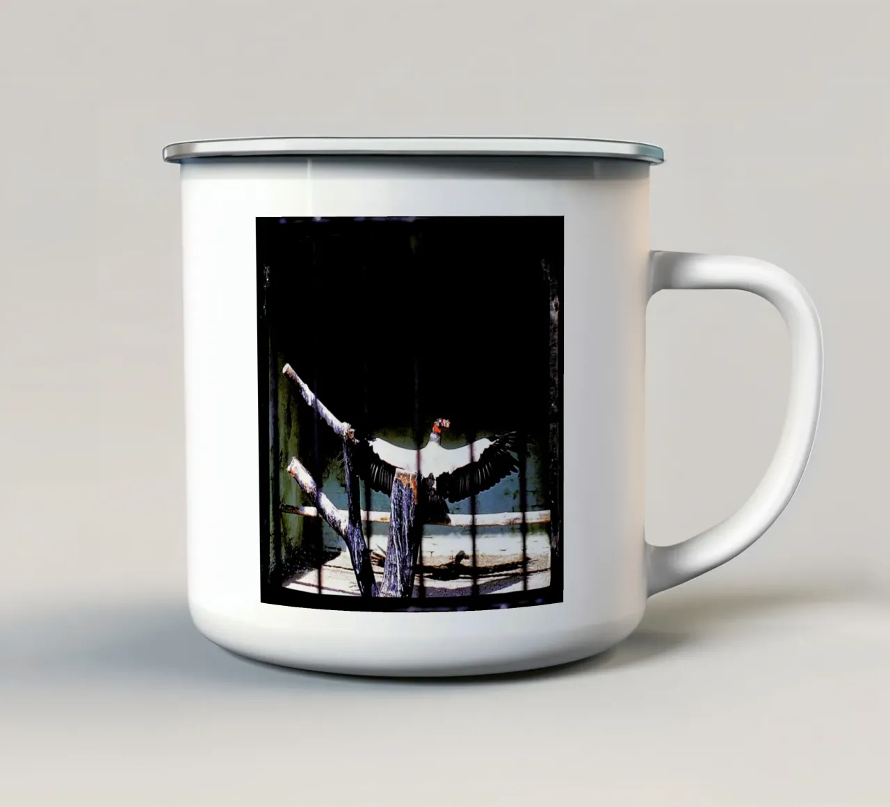 Bird in cage tazza in smalto da Sophie Etchart