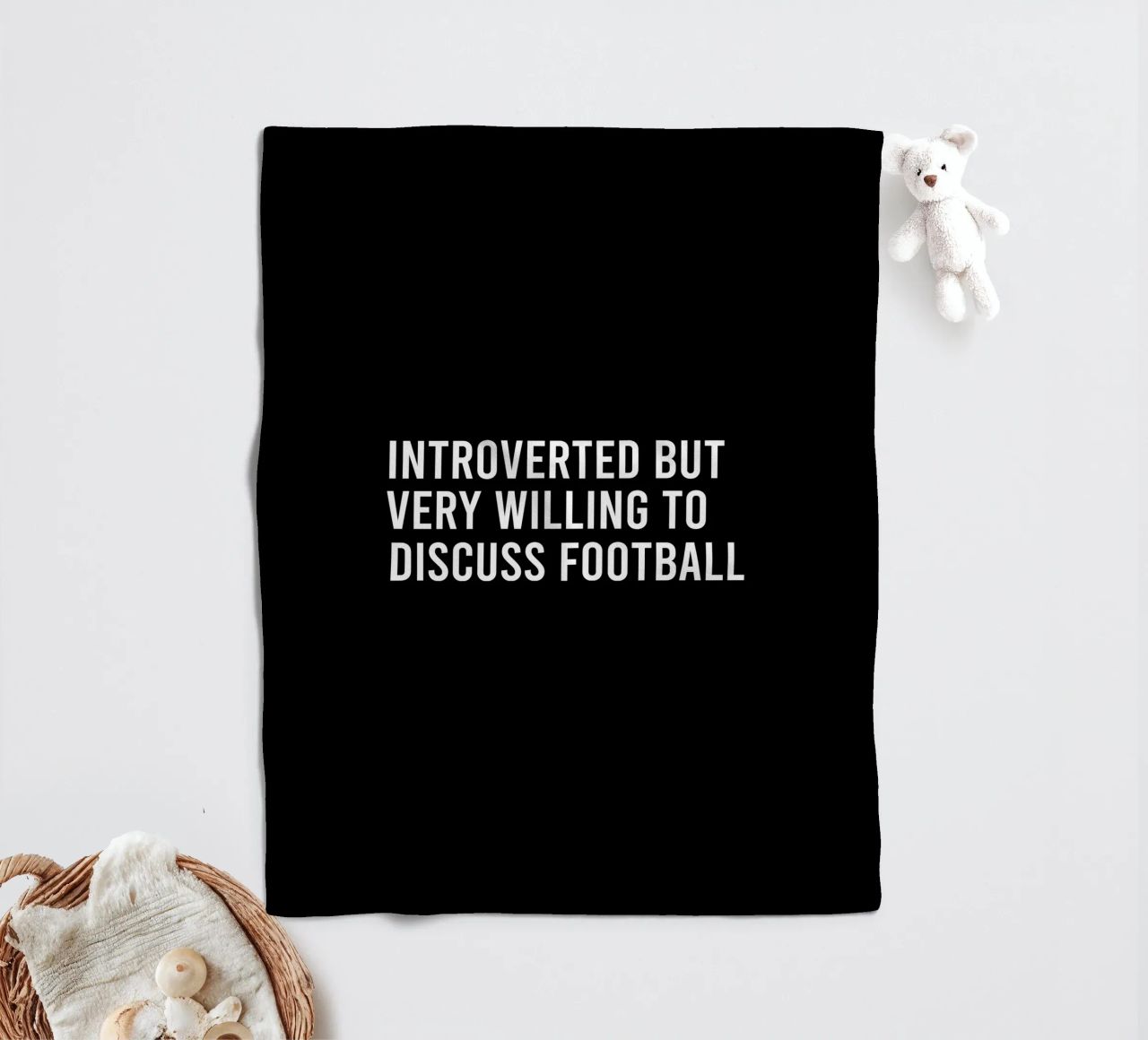 Introverted but very willing to discuss football coperta in pile da happieeagle