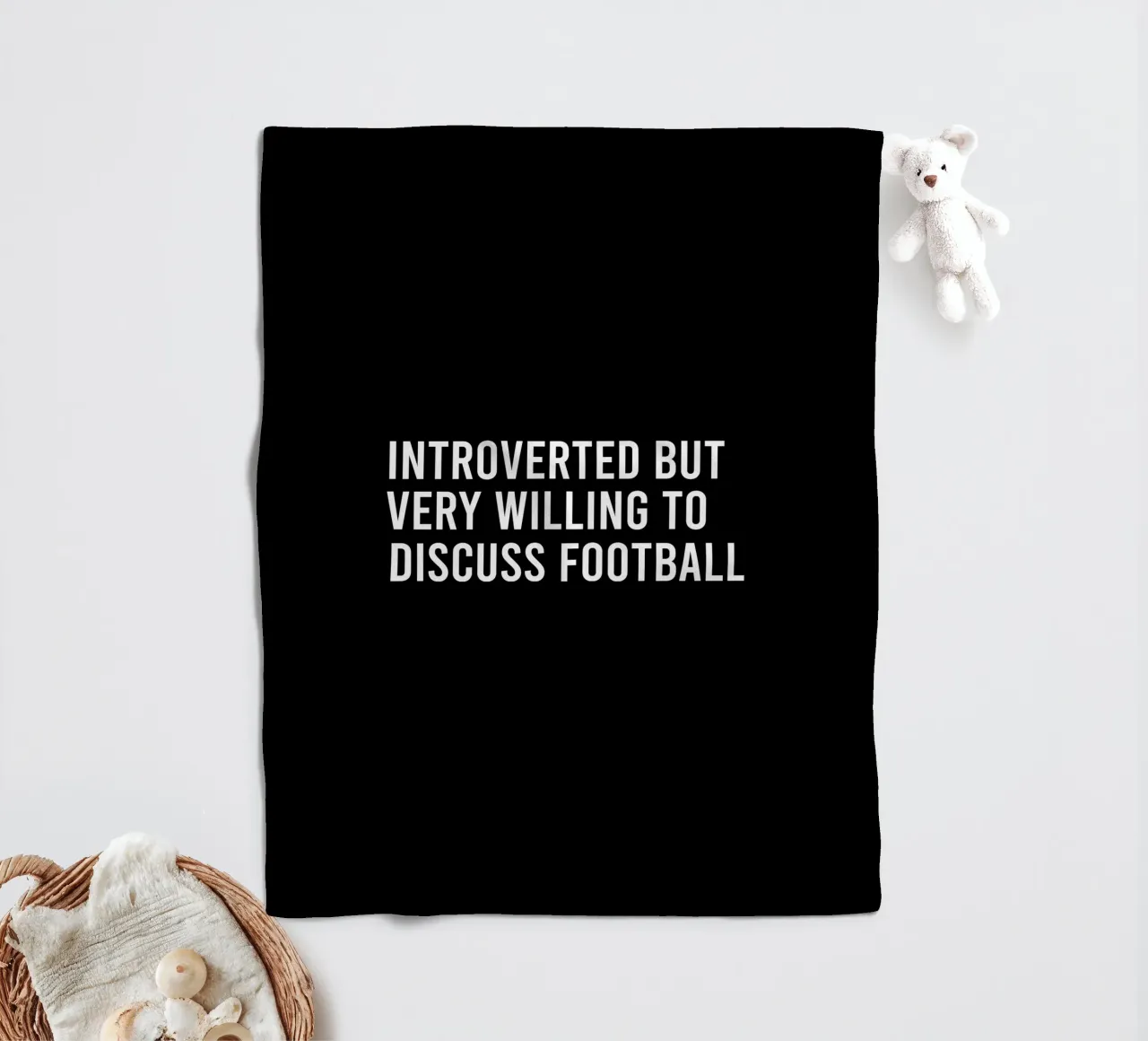 Introverted but very willing to discuss football coperta in pile da happieeagle