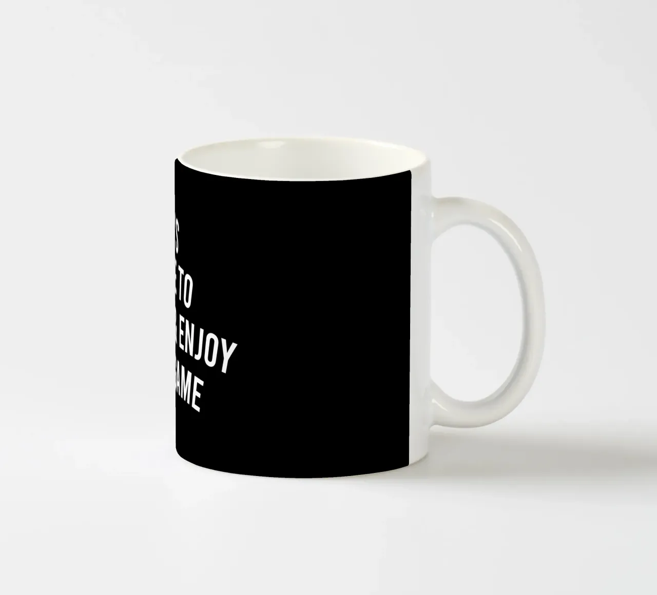 it's time to watch and enjoy the game taza de cerámica de happieeagle