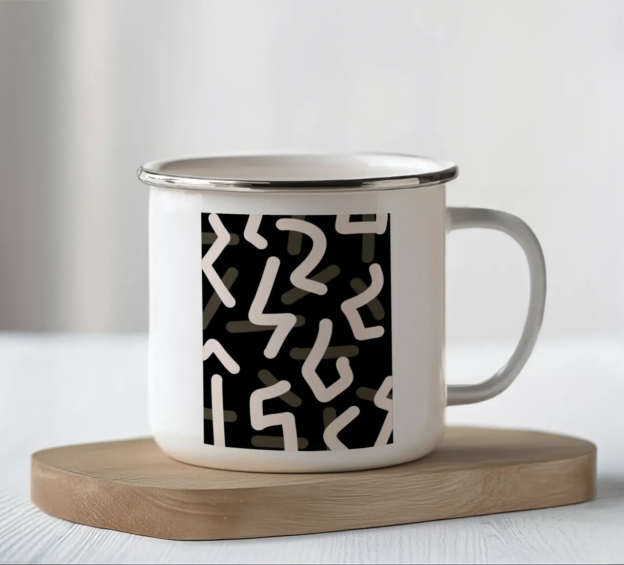 Vivid Interplay tazza in smalto da Mathudace Créas