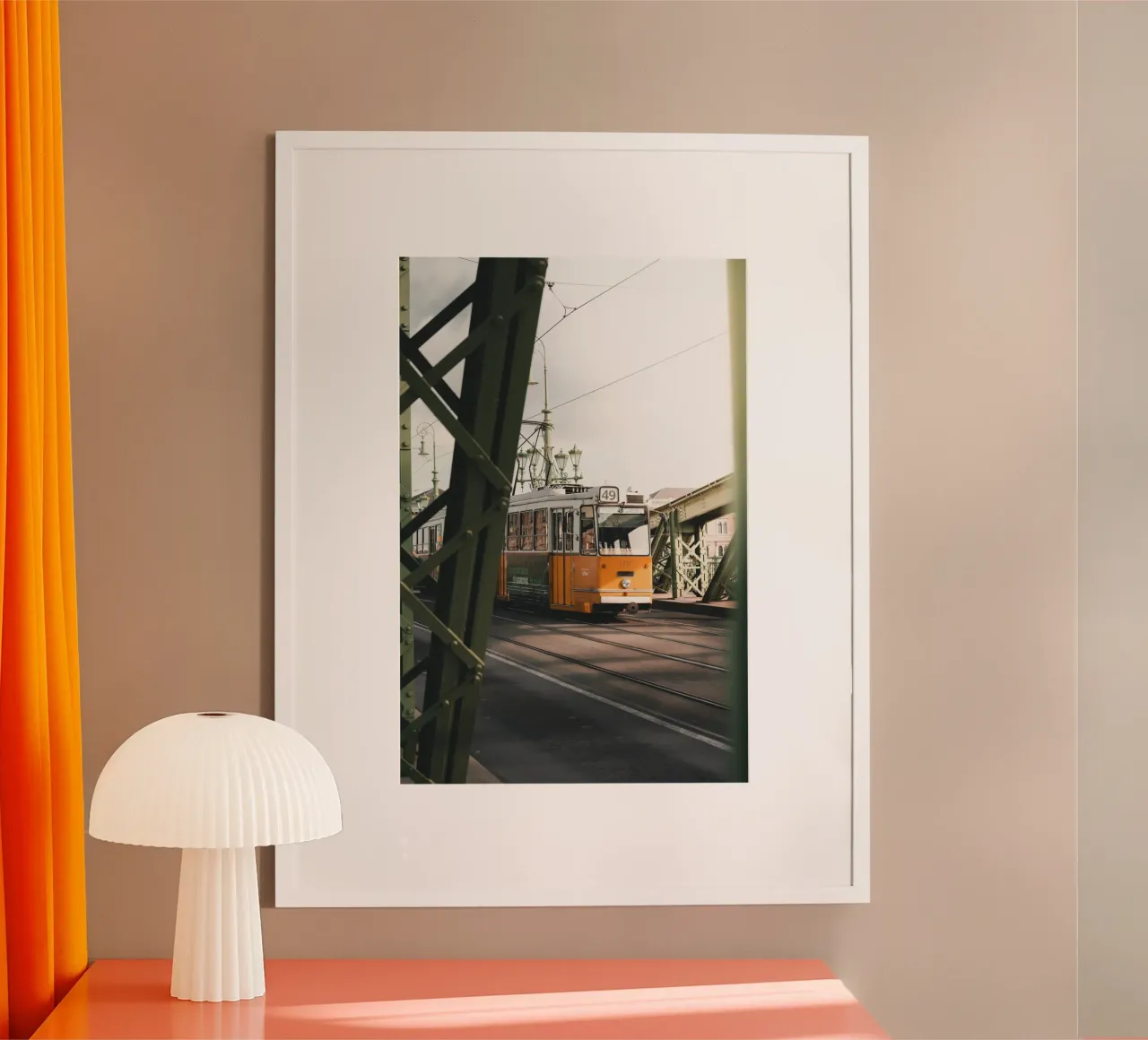 Linea 49 - Viaggio nel tempo attraverso il ponte Freiheitsbrücke poster da fokusfernweh