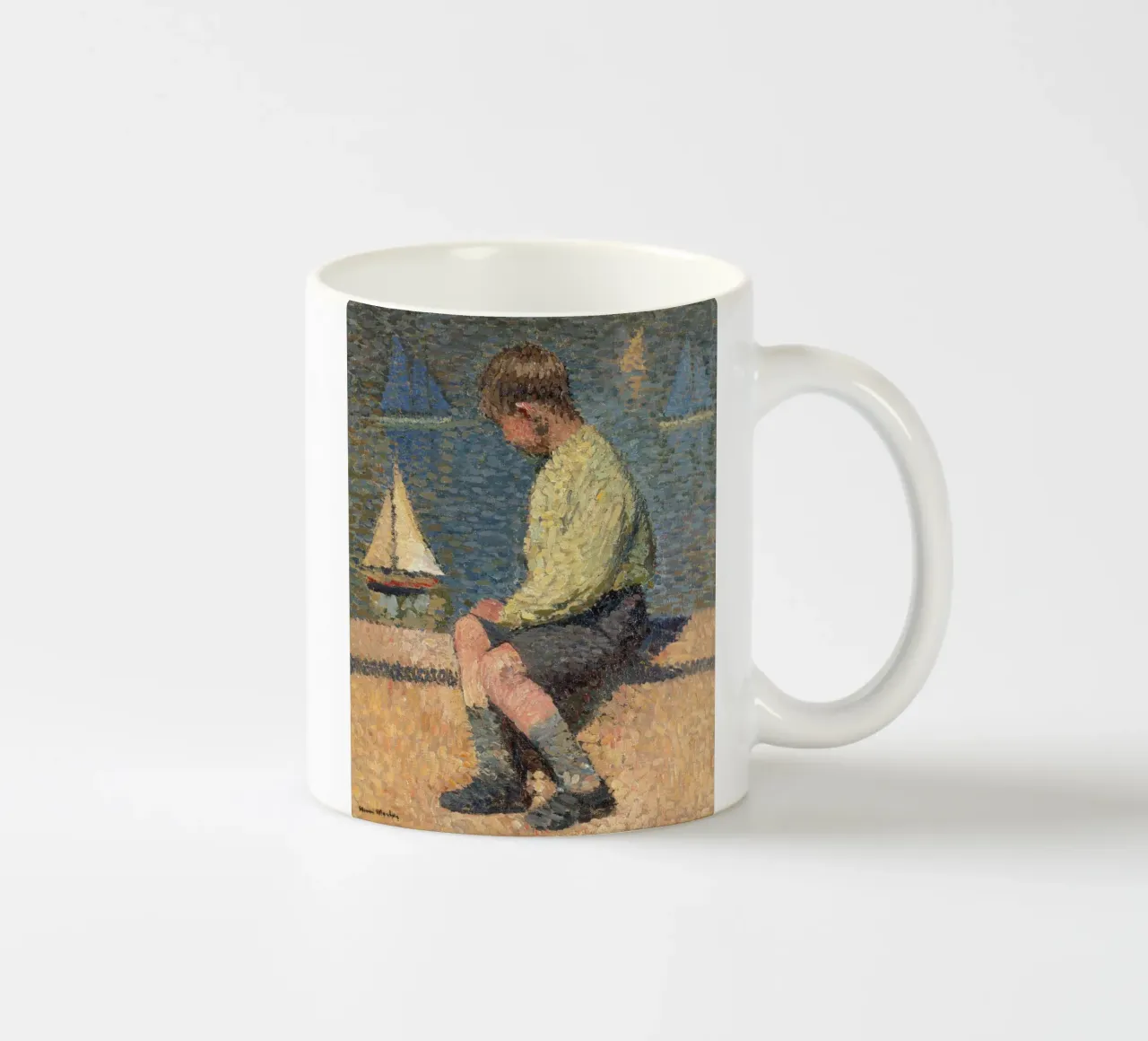 Henri Martin - Ragazzo con barca a vela in un bacino tazza in ceramica da ARTOTHEK