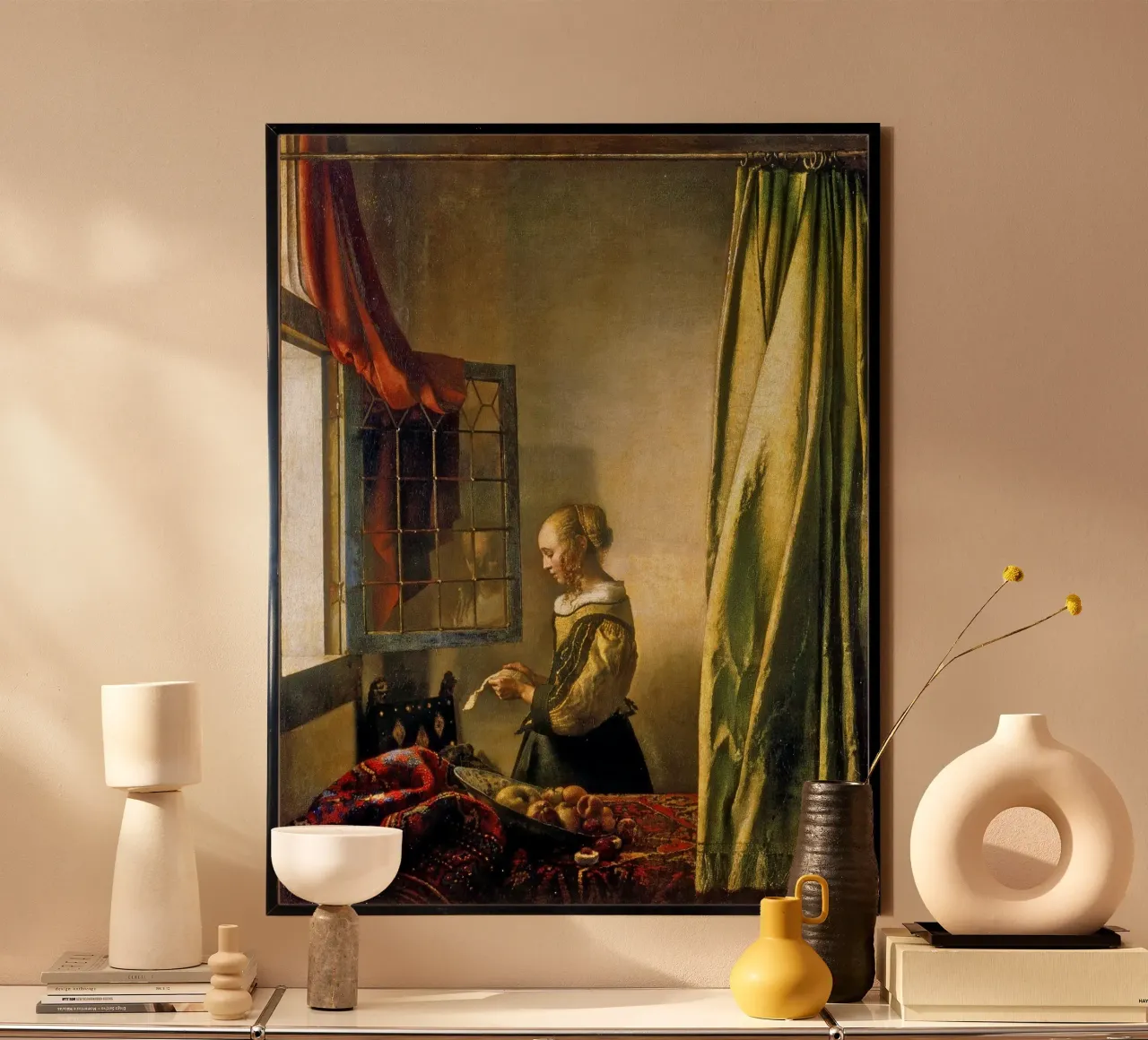 Vermeer - Jeune fille à la fenêtre lisant une lettre poster avec cadre en plastique de ARTOTHEK