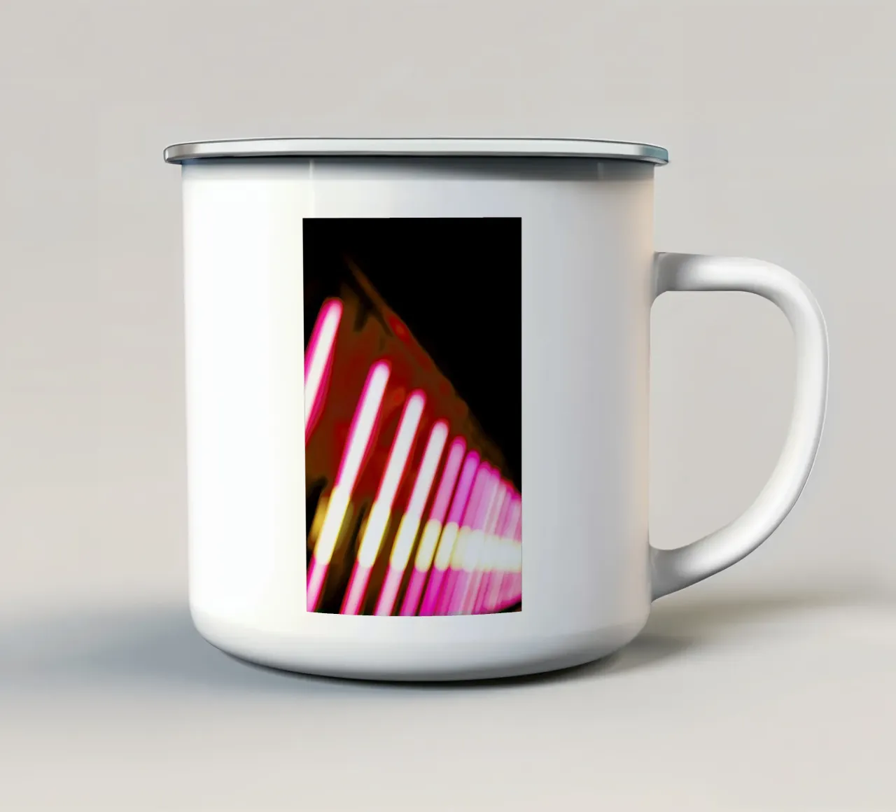 Light 1 tazza in smalto da Flo Klein