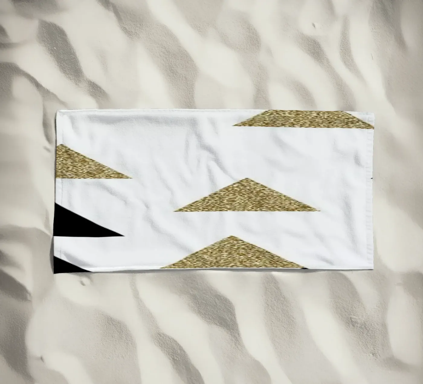 Triangle Town telo mare da Charlotte Winter