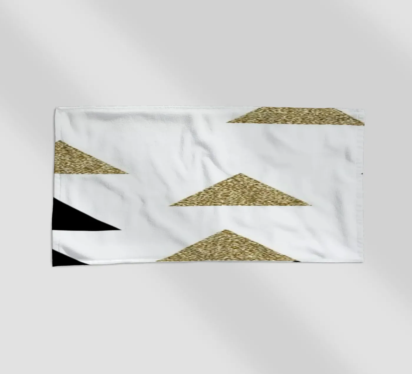 Triangle Town telo mare da Charlotte Winter