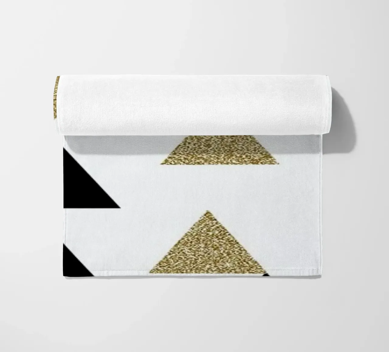 Triangle Town telo mare da Charlotte Winter