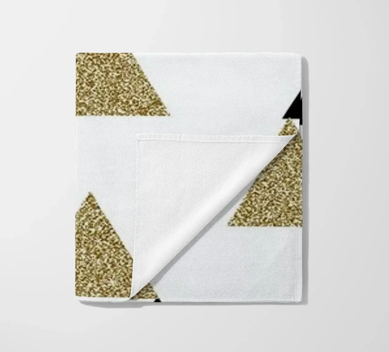 Triangle Town telo mare da Charlotte Winter