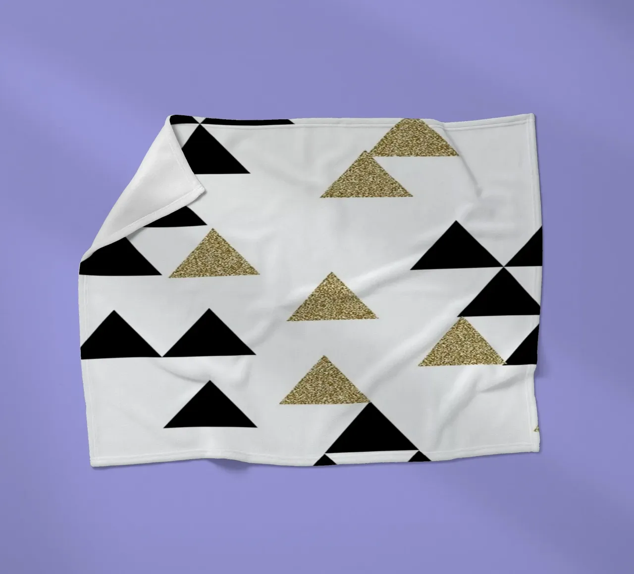 Triangle Town Fleecedecke von Charlotte Winter