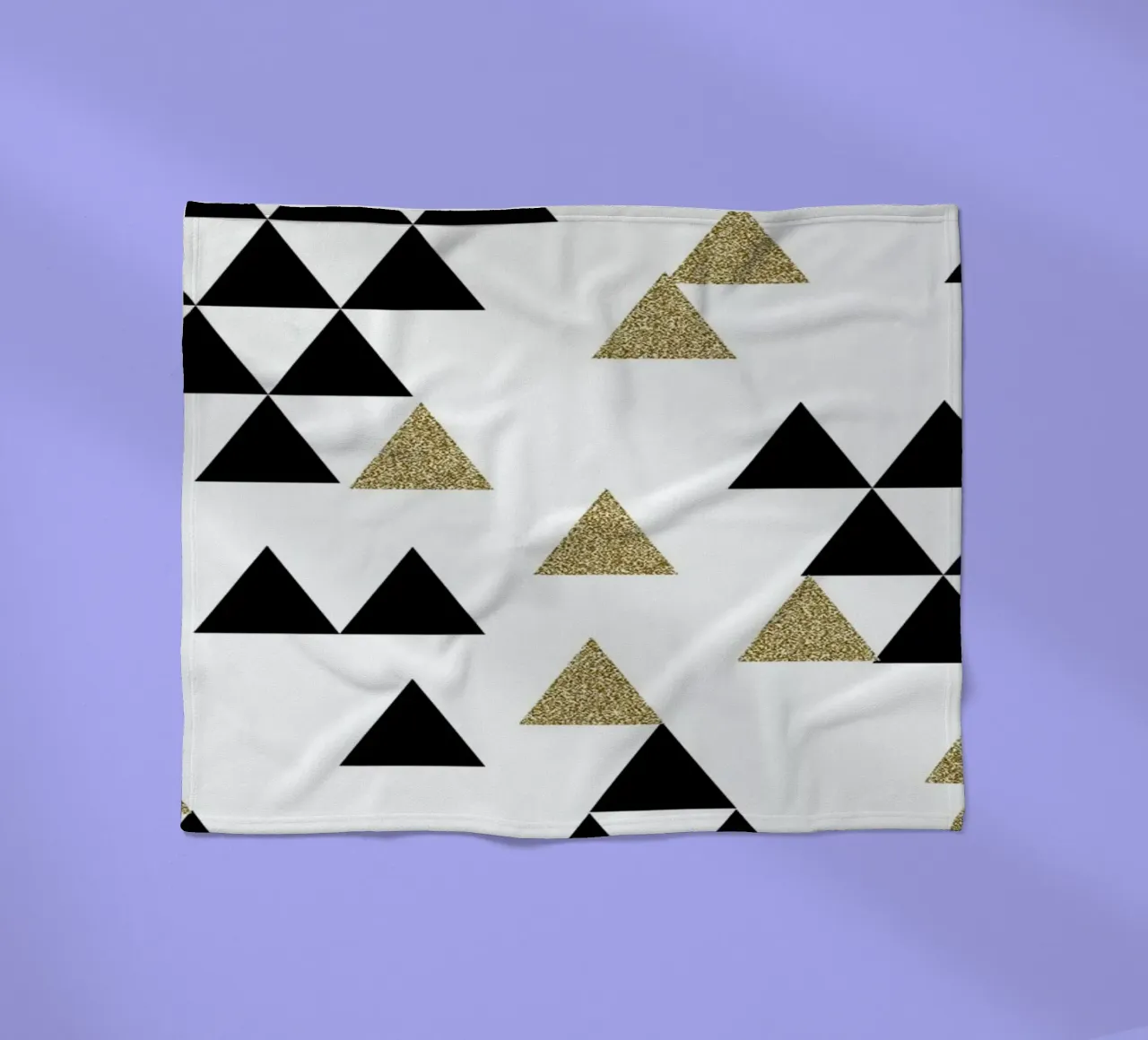 Triangle Town Fleecedecke von Charlotte Winter