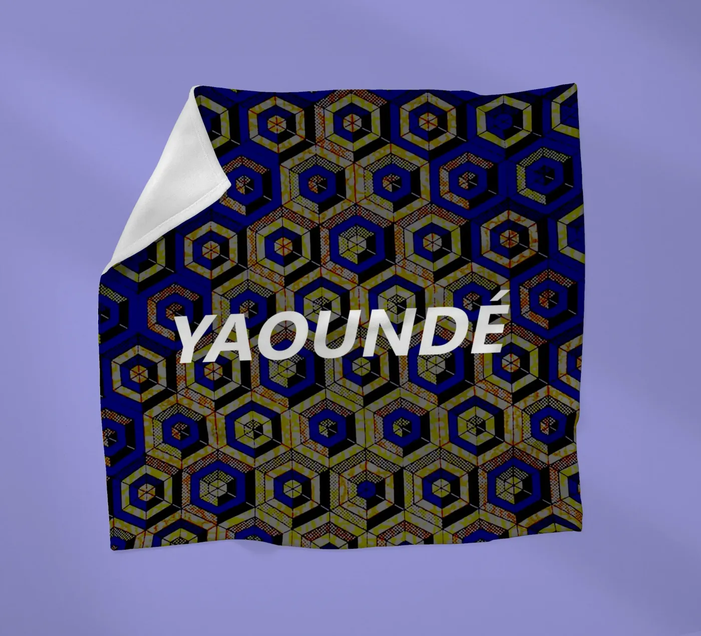 Yaoundé fleece blanket by Mathudace Créas