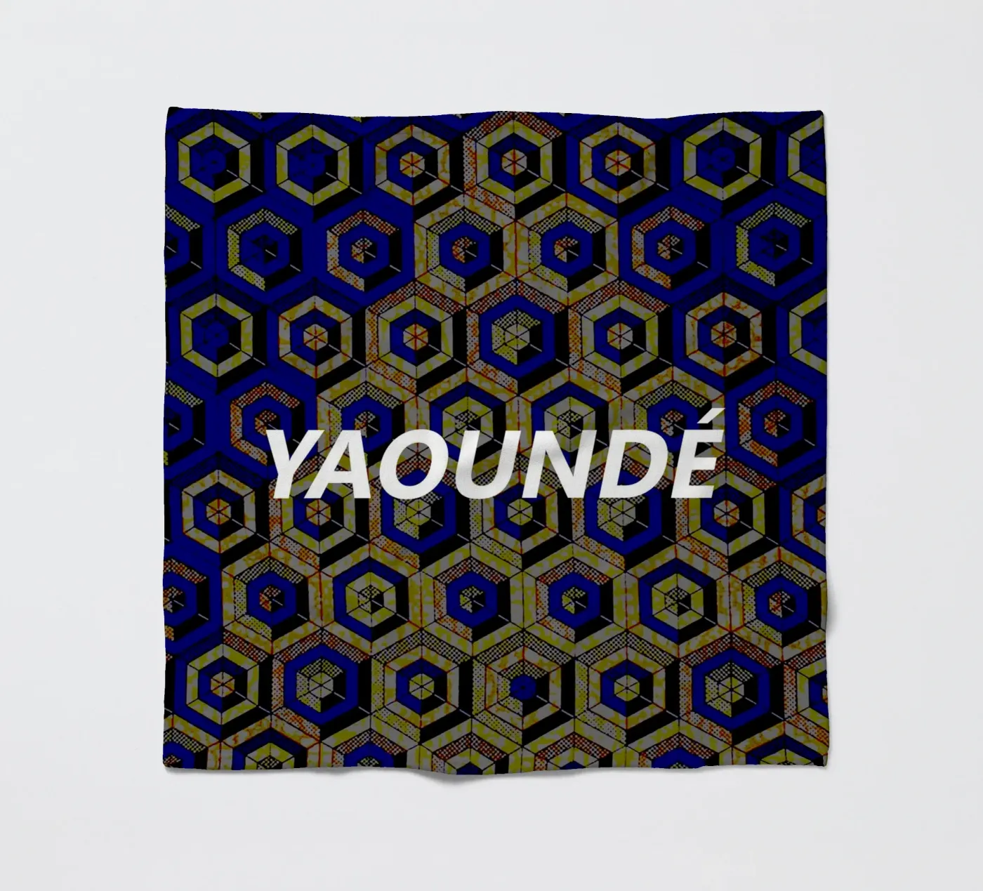 Yaoundé fleece blanket by Mathudace Créas