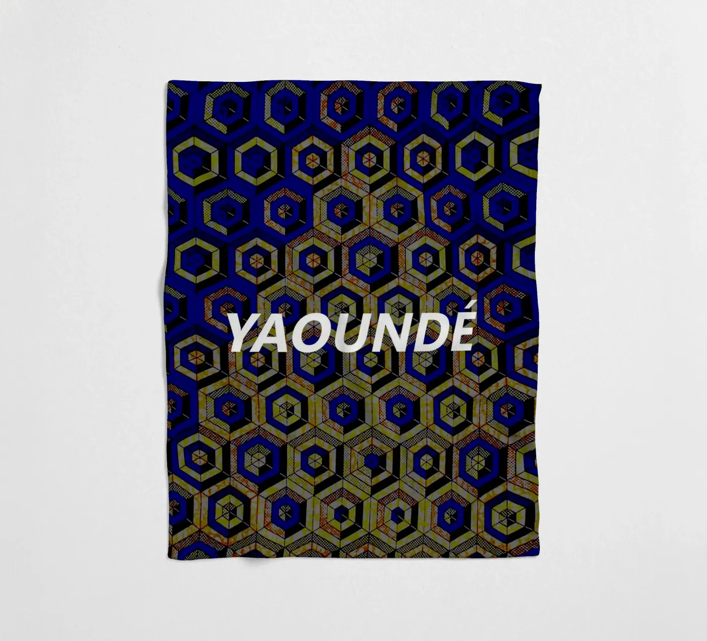 Yaoundé fleece blanket by Mathudace Créas