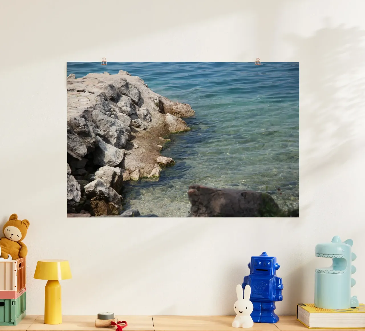 In riva al lago poster con telaio in plastica da Alexandra Joseph Fotomomente